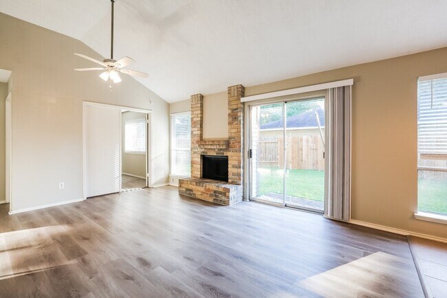 Foto del edificio - 8215 Eastern Bluebird Dr