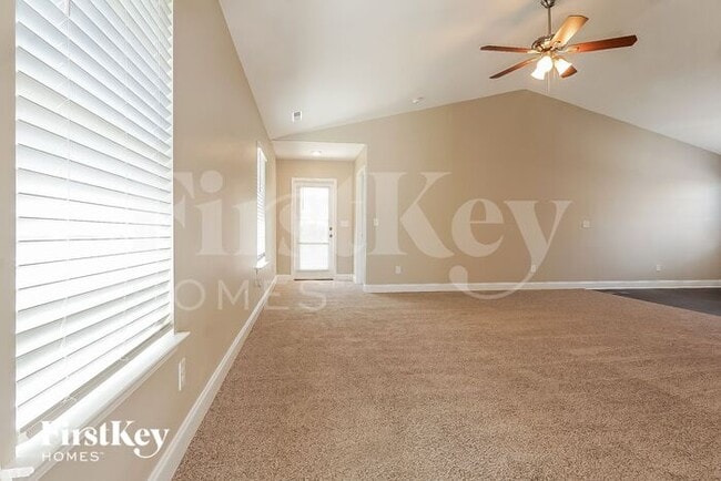 Foto del edificio - 2043 Village Ridge Cir