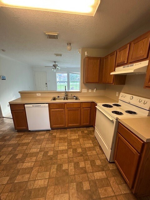 Building Photo - 13972 Buckskin Dr