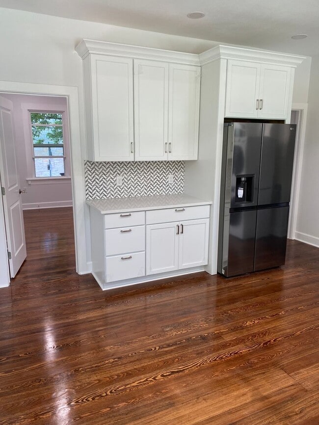 Building Photo - UT PRE-LEASE: 4 bed / 2 bath FULL REMODEL!...