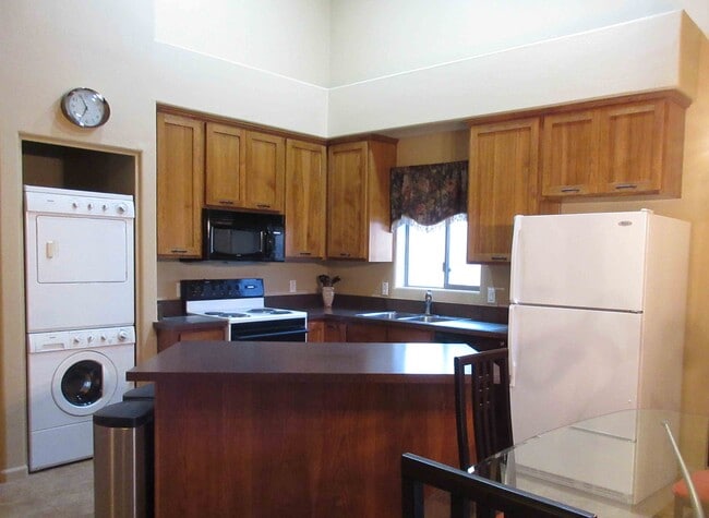 Kitchen w/washer/dryer/island - 43208 N 20th St