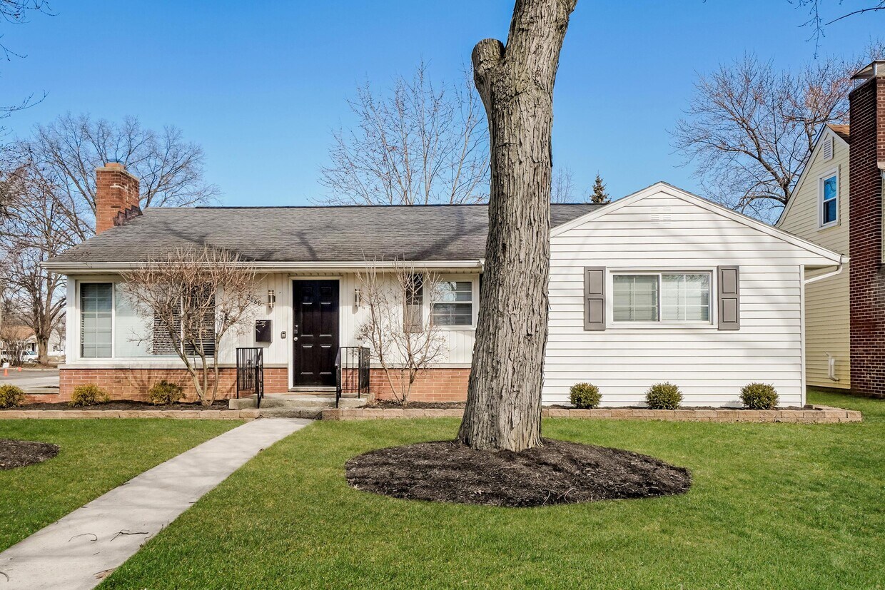 Foto principal - 2888 Dover Rd