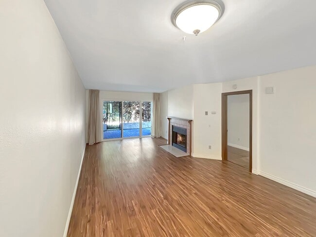 Building Photo - Amazing 2BR/2BA in the heart of UTC! Parki...