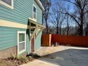 Building Photo - 125 Burton