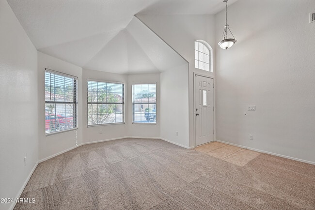 Foto del edificio - 7160 E Lindner Ave