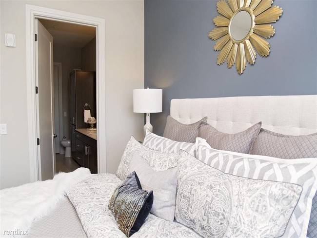 Foto del edificio - 1 br, 1 bath  - 20920 Highland Knolls Dr
