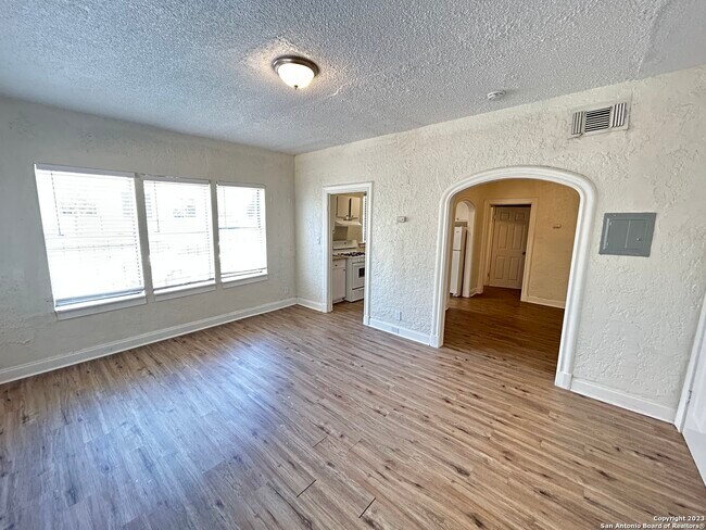 Building Photo - 1625 McCullough Ave