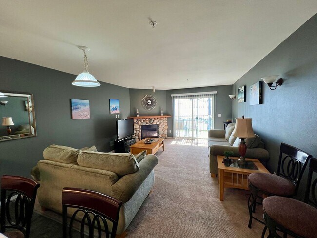Foto del edificio - 2 Bedroom/1.5 Bath Condo in Mariner's Cove...