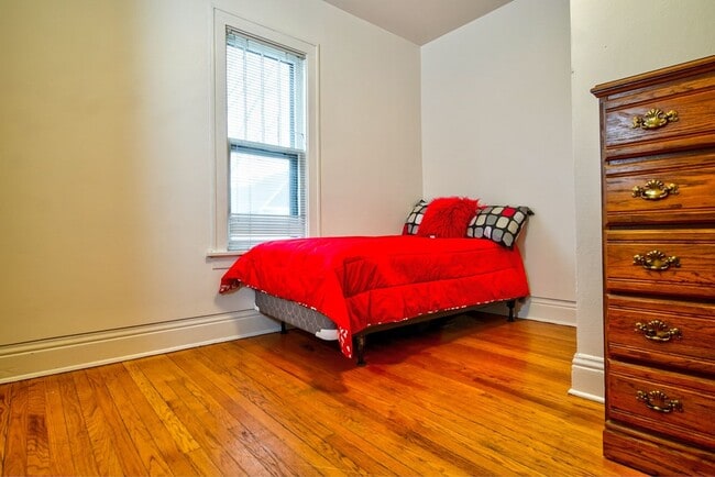Building Photo - 212-214 N. Blount St.