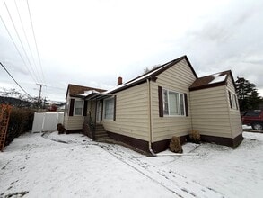 Building Photo - 730 N Montana Ave