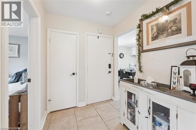 Photo du bâtiment - 115 Marlborough Ave