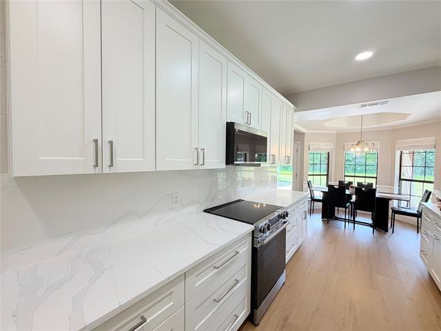 Foto del edificio - 3107 Trail Lake Dr
