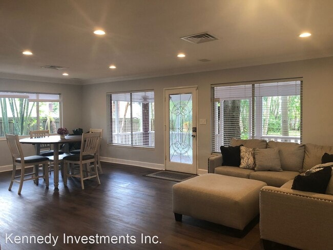 Building Photo - 3 br, 2 bath House - 4124 N Riverside Dr
