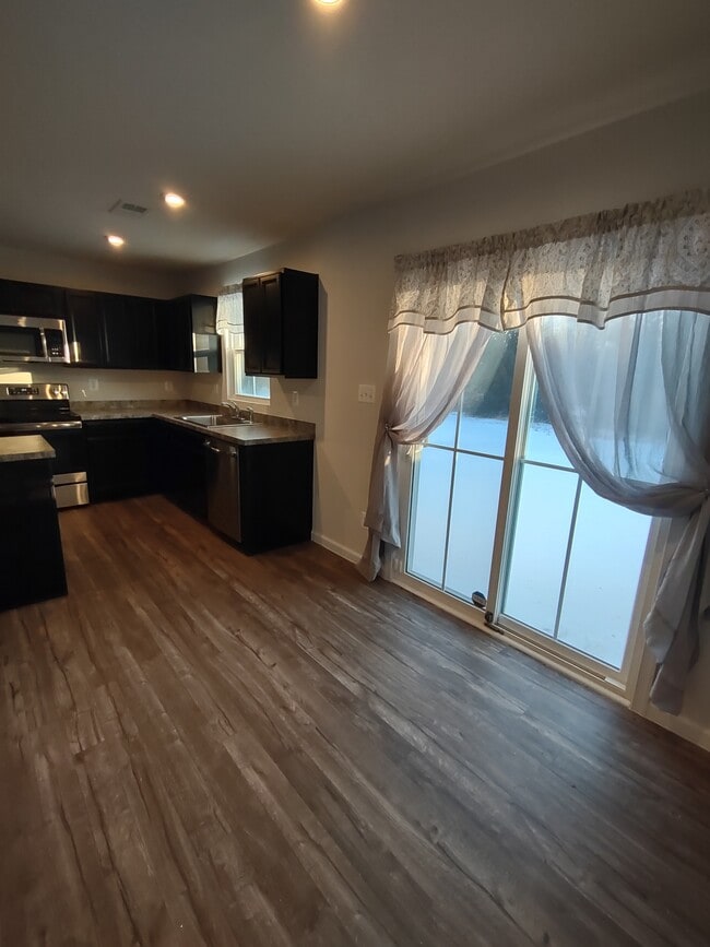 Building Photo - 76 Azalea Cir