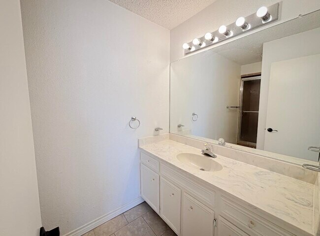 Foto del edificio - 412 Short Circuit