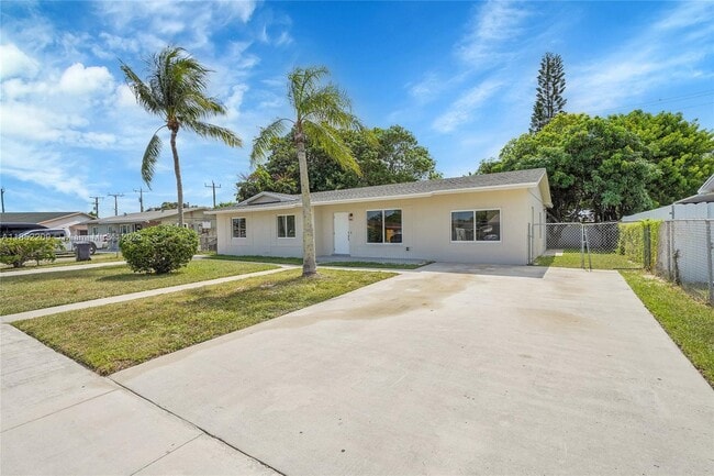 Building Photo - 14312 SW 110th Ave