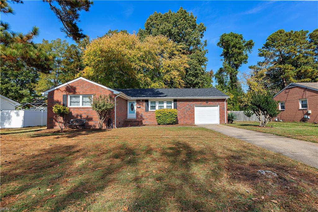 Foto principal - 62 Rexford Dr