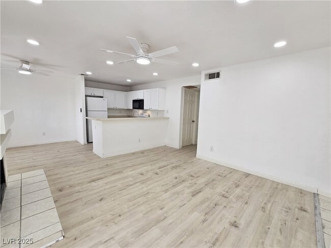 Building Photo - 2972 Juniper Hills Blvd