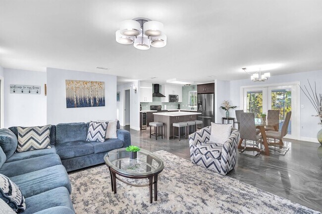 Building Photo - 4 br, 4 bath House - 4400 SW 37th Ave