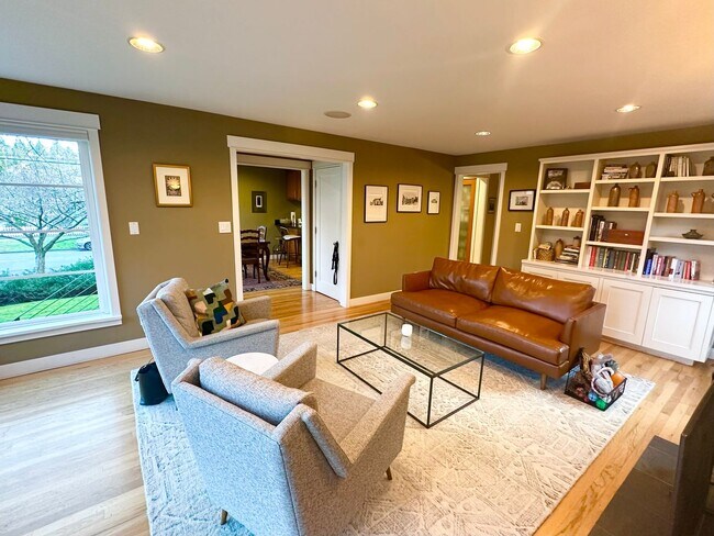 Building Photo - Location, Location! Magnolia Home for Rent!