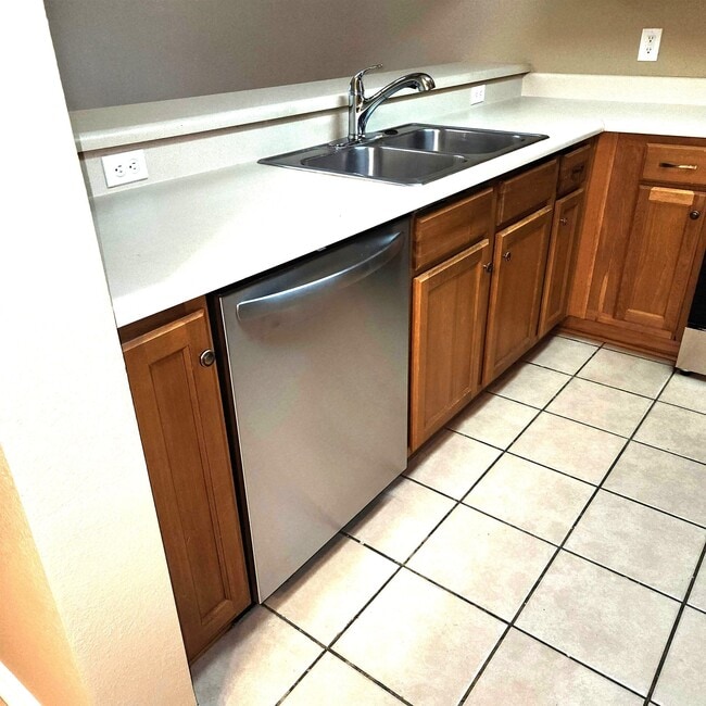 Building Photo - 4434 Gearhart Rd
