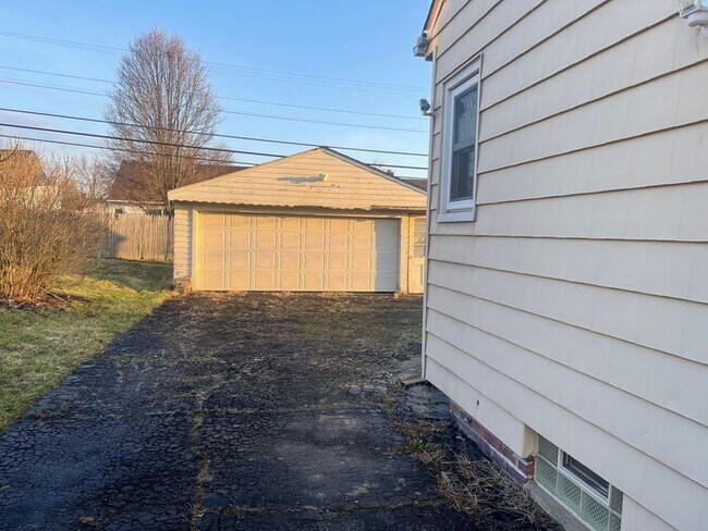 Foto del edificio - 15717 Northwood Ave