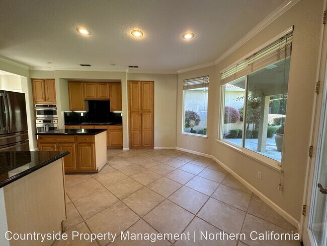 Building Photo - 4 br, 3 bath House - 3909 Edgeview Court