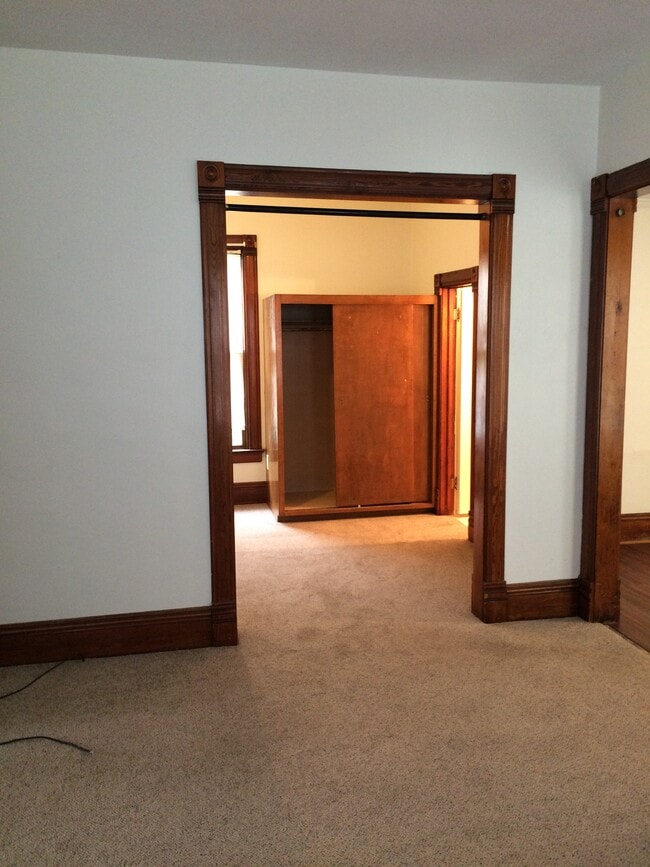 Foto del edificio - 213 E Mill St