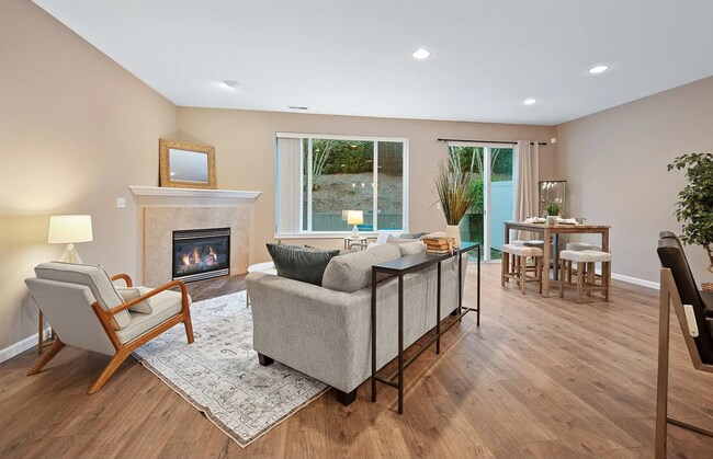 Foto del edificio - Inviting 3 BD 2.5 Bath Townhome in Gated Community