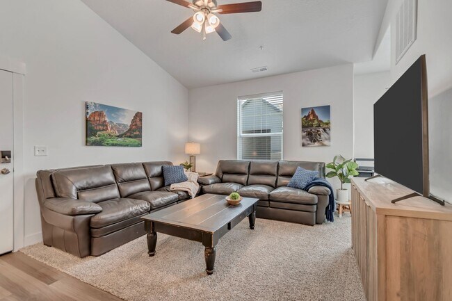 Foto del edificio - Condominium in Prime Riverton Location