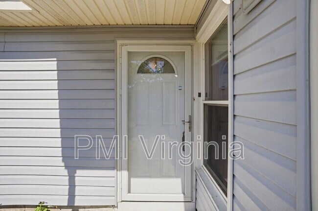 Foto del edificio - 901 Vincent Ct