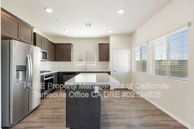 Foto del edificio - 28295 Memory Ln