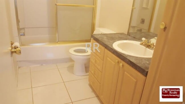 Building Photo - Cozy Home off Palm Beach Blvd in Fort Myers