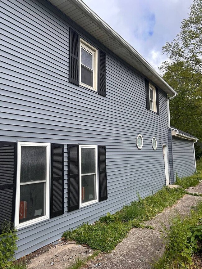 Foto del edificio - 8825 Meeker Rd