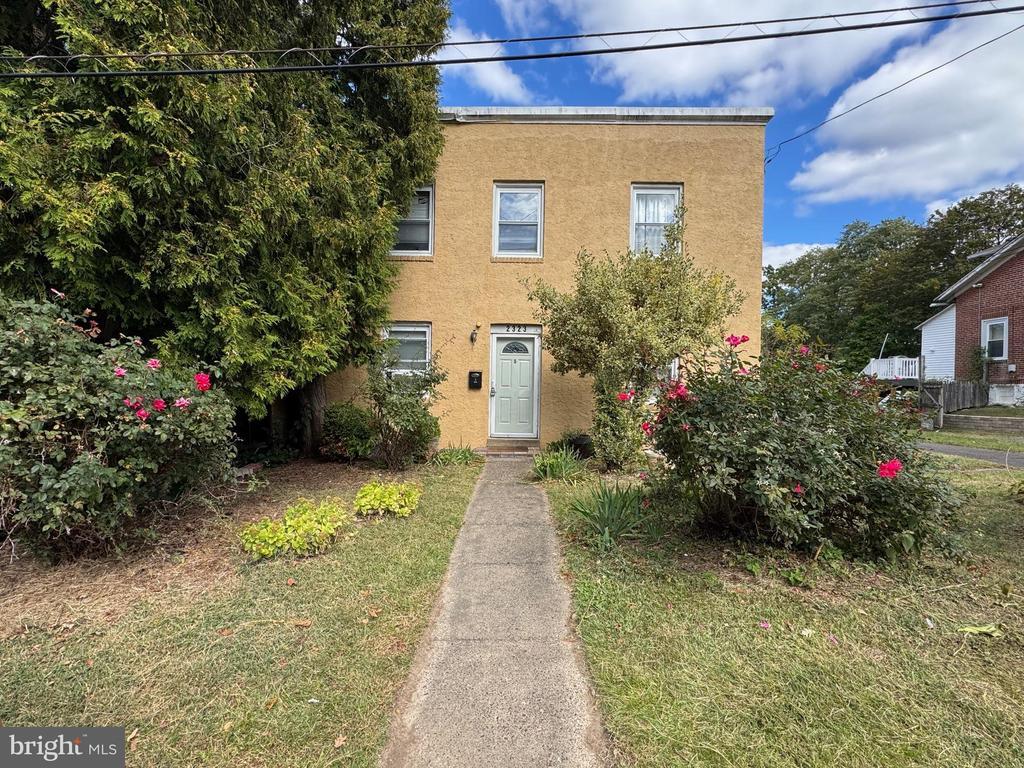 Foto principal - 2323 S Parkview Ave