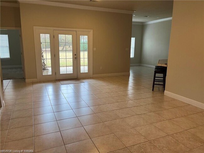 Foto del edificio - 10708 Old Harbor Rd