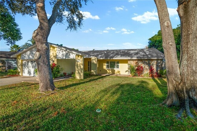 Building Photo - 1841 Del Robles Terrace