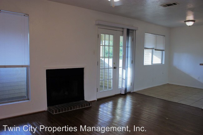 Building Photo - 2608 Pecan Knoll St
