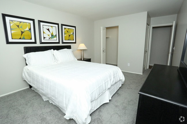 Interior Photo - Spice Tree