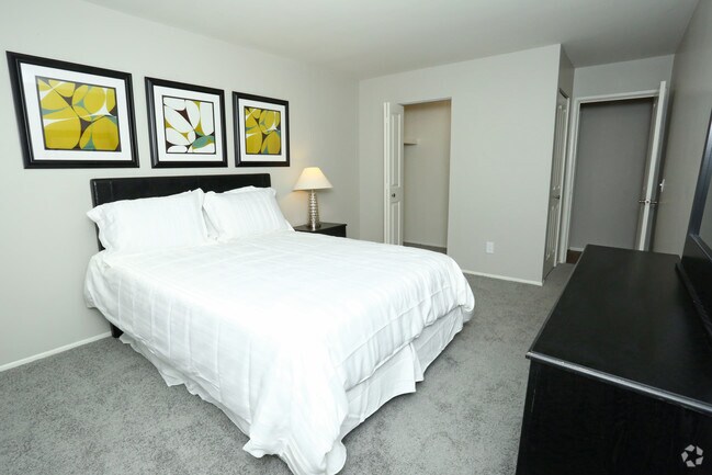 Interior Photo - Spice Tree