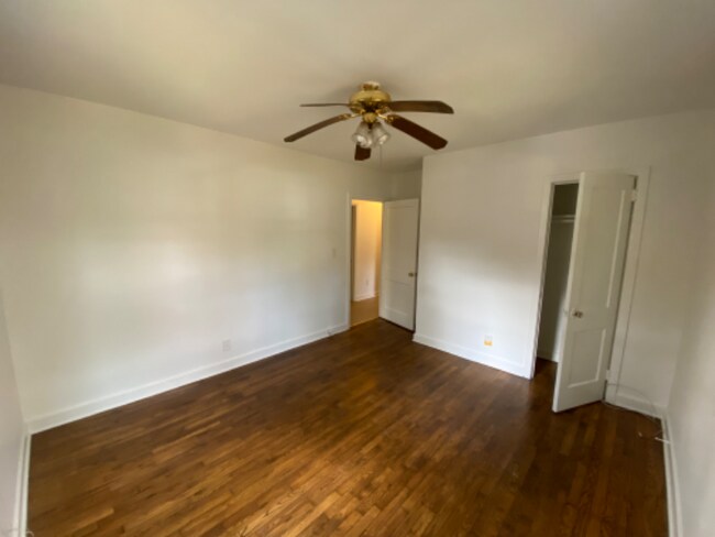 Building Photo - 3438 Draper Ave