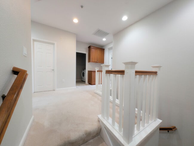Building Photo - 912 Joree Ln