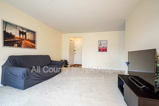 Foto del edificio - 11923 Parklawn Dr