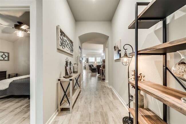 Building Photo - 1545 Kessler Dr