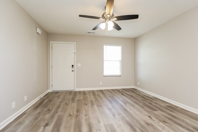 Foto del edificio - 5068 Tabitha St