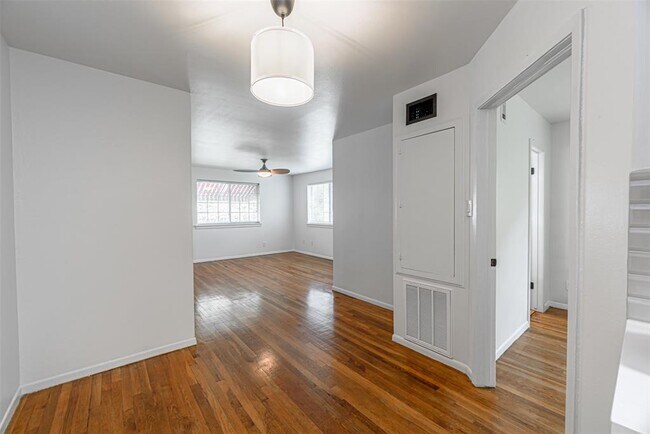 Foto del edificio - 210 Emerson St