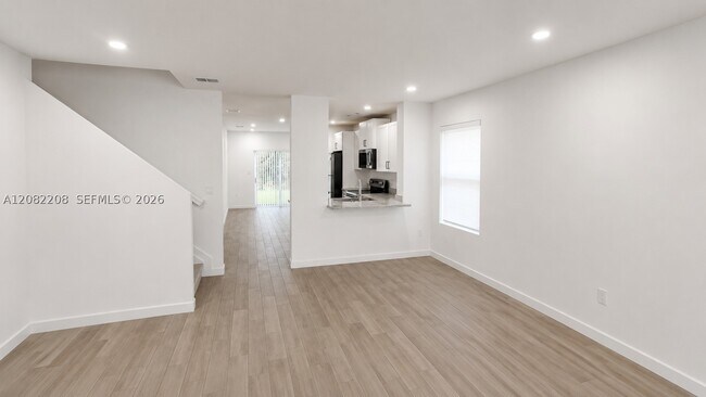 Foto del edificio - 619 NE 4th St