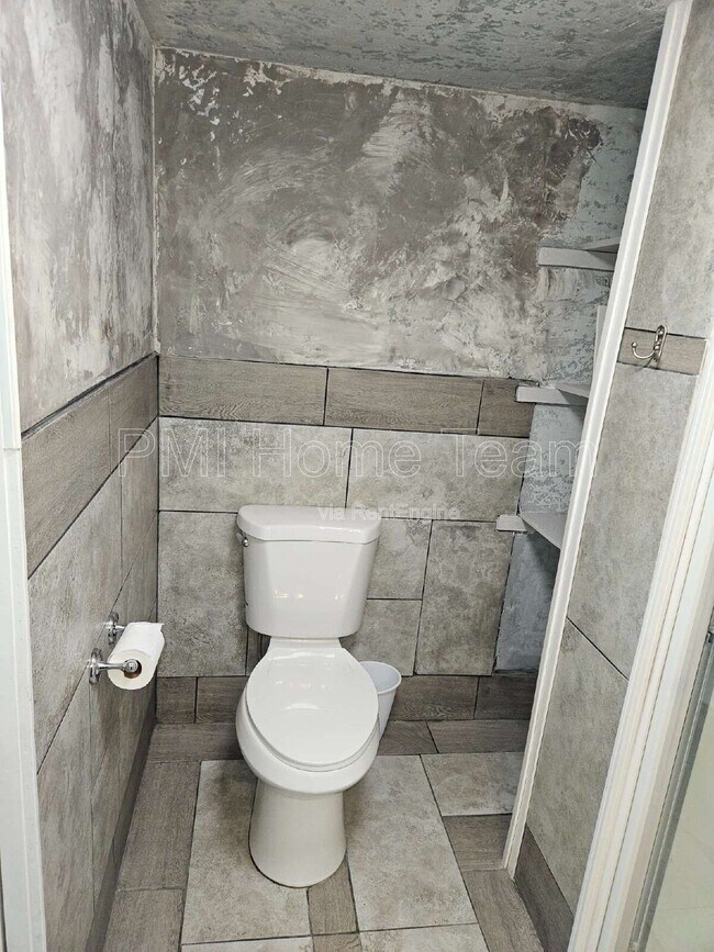 Foto del edificio - 168 Ross Dr