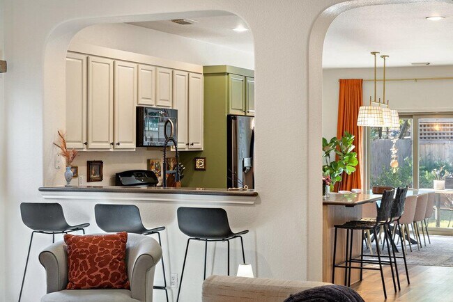 Foto del edificio - 2205 Amur Dr