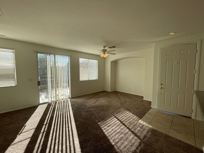 Building Photo - Adorable 2 Bedroom Town Home Available for...